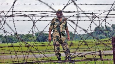 চাঁপাইনবাবগঞ্জ সীমান্তে গুলিতে যুবক নিহত, মরদেহ নিয়ে গেছে বিএসএফ