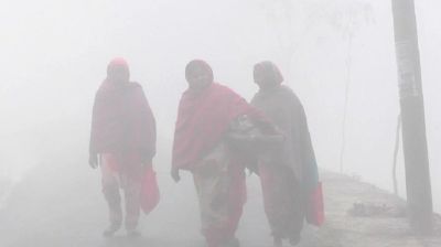 তীব্র শীত আর হিমেল হাওয়ায় দিনাজপুরের জনজীবন বিপর্যস্ত