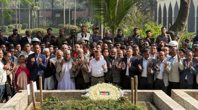 ওসমান হাদির কবর জিয়ারত করলেন তারেক রহমান